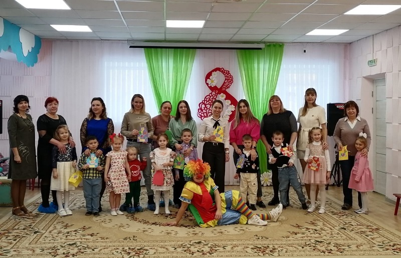 Чудесный праздник бабушек и мам! Чудесный праздник бабушек и мам!