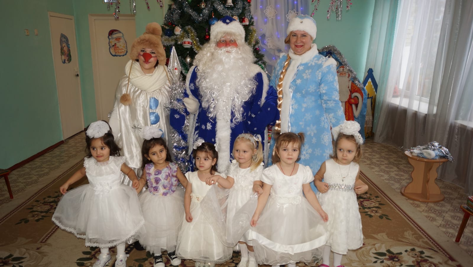 Новогодний праздник для малышей