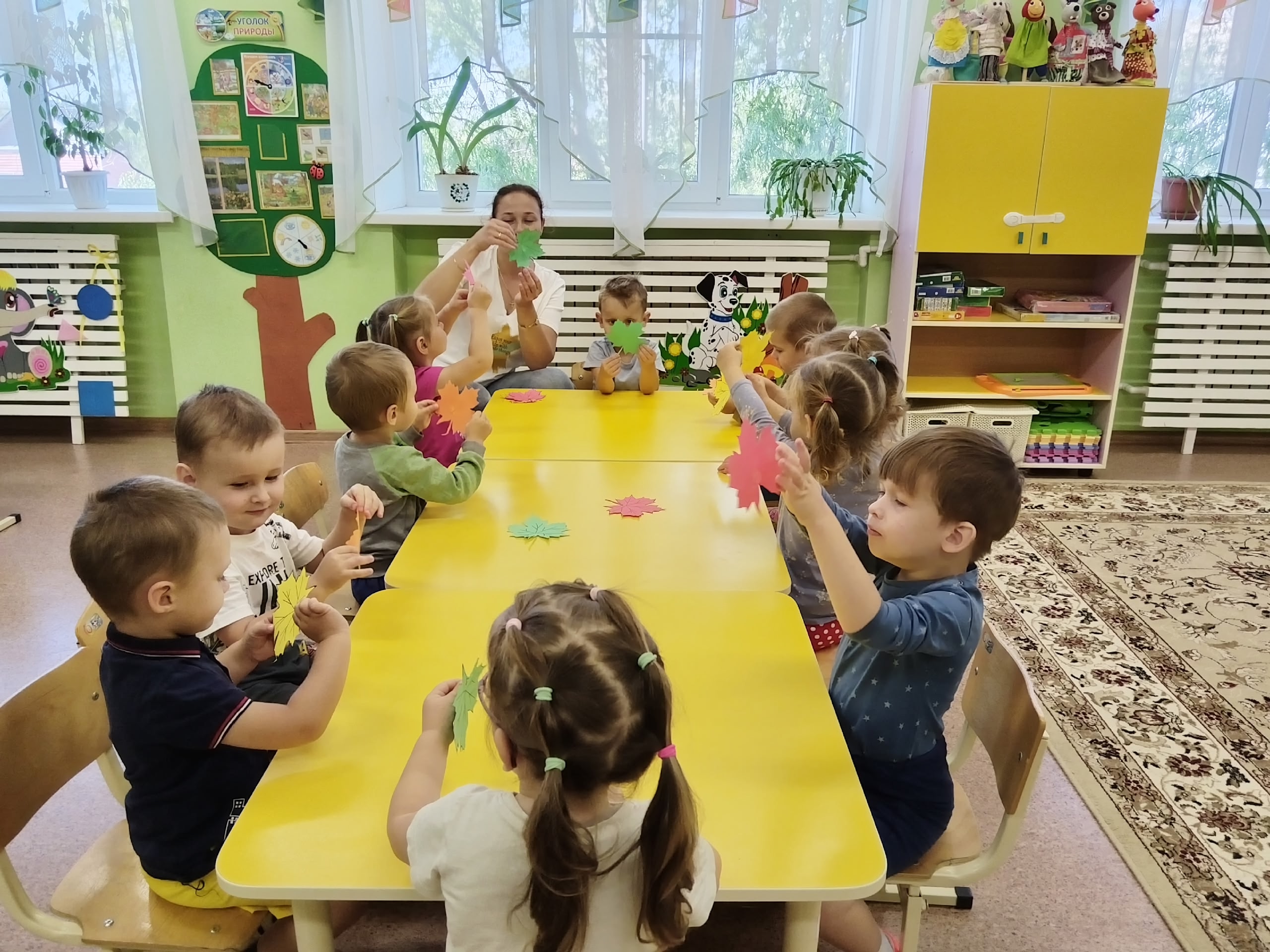 Рисование осеннего дерева в младшей группе 