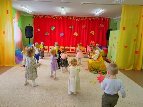 Первый осенний утренник в группе раннего возраста 