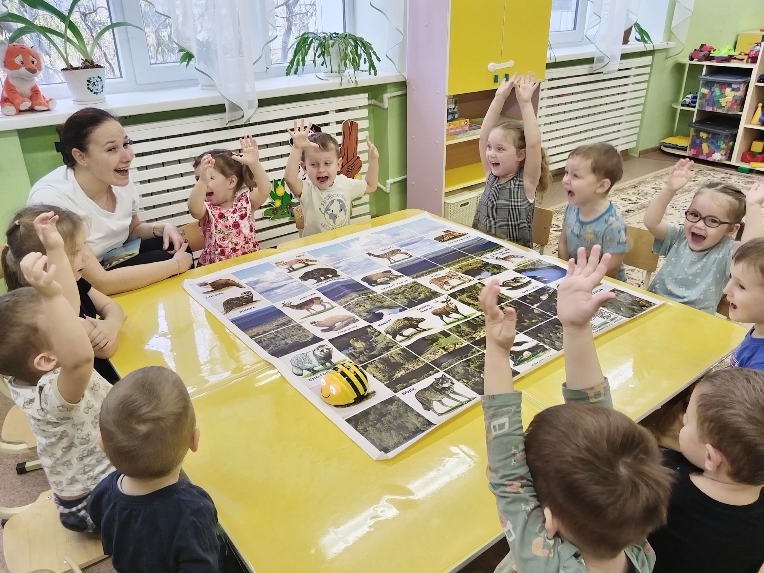  Изучение животного мира с ЛогоРоботом Bee-Bot "Умная пчела" 