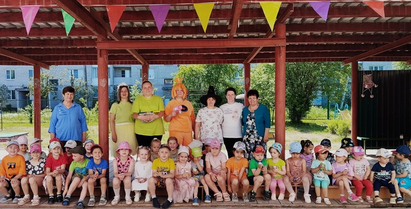 Развлекательное мероприятие "Добрая страна детства"