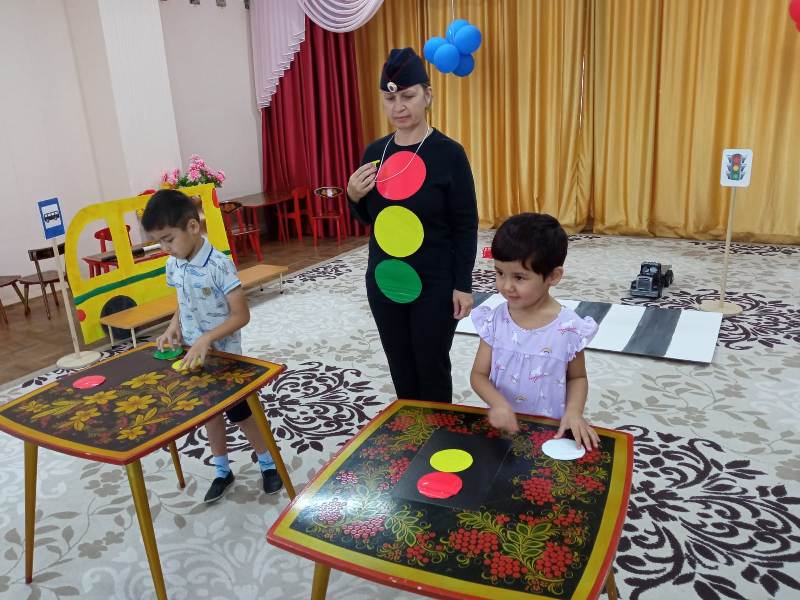 Досуг "Путешествия в страну дорожных знаков"