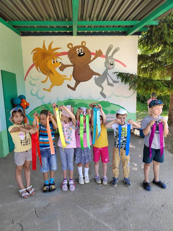 "День радуги" в группе "Ромашки"