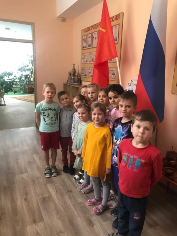 Тематический день, посвященный Дню герба Российской Федерации, в группе «Пташки»