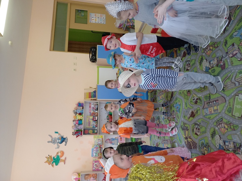 День смеха в старшей группе №6 "Лучики"