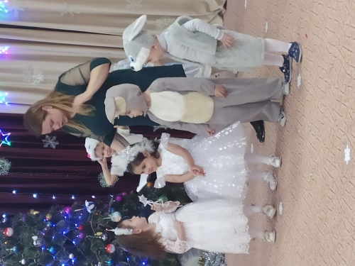 Сегодня прошел Новогодний утренник у наших малышей!!!