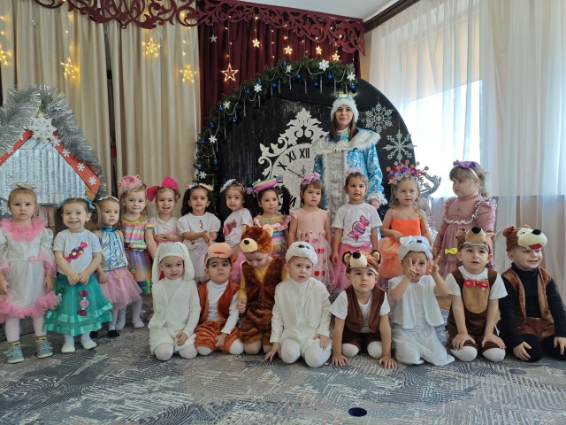 В детском саду «Тополек» организованы новогодние утренники