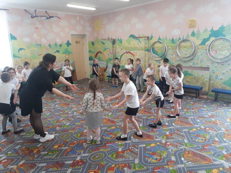 Спортивный досуг "Будь здоров" в гр. "Горница"