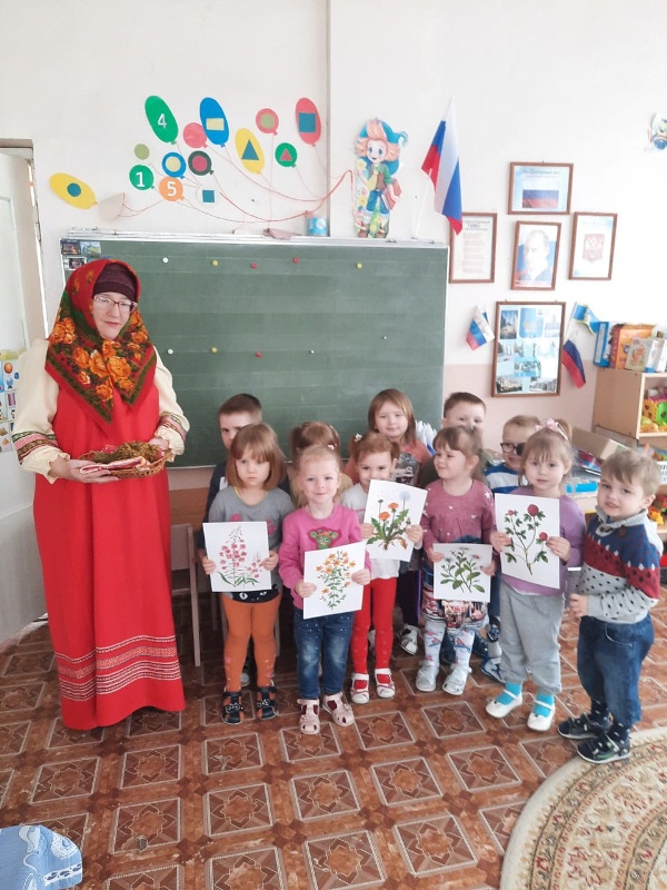 Витамины на тарелке
