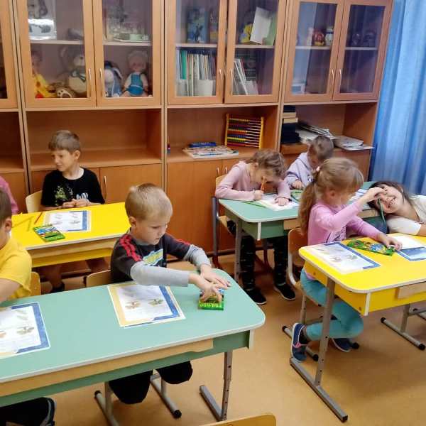 "Технология в школе королевы Геры" "Явления и время" (физика)