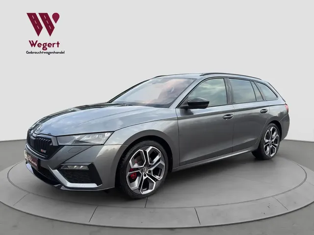 Skoda Octavia RS*NAVI*CARPLAY*ACC*AHK*KEYLESS*8FACH* — миниатюра 1