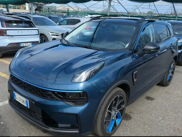 Lynk & Co & Co 01 PHEV — миниатюра 1