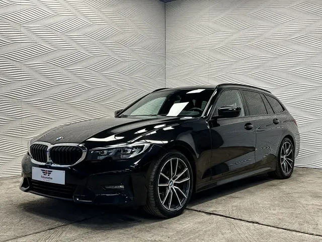 BMW 320 d*AUT*SPORTLINE*HUD*CARPLAY*LEDER* — миниатюра 1