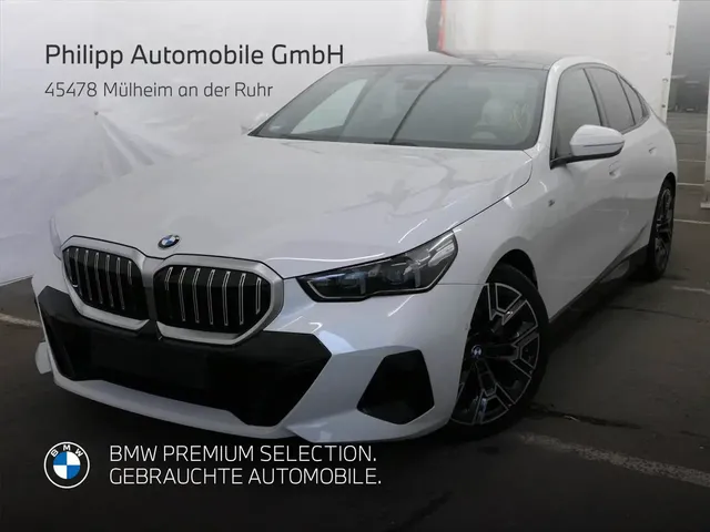 BMW 520 d xDrive Limo M Sport AHK PANO StHzg h&k 20" — миниатюра 1
