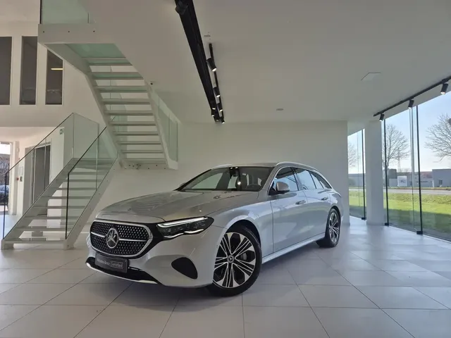 Mercedes-Benz E 300 E Break Luxury Line | Distronic | Dodehoekassisten — миниатюра 1