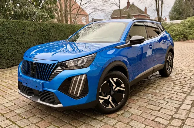 Peugeot 2008 1.2 PureTech Allure S ### 18000 km ### — миниатюра 1