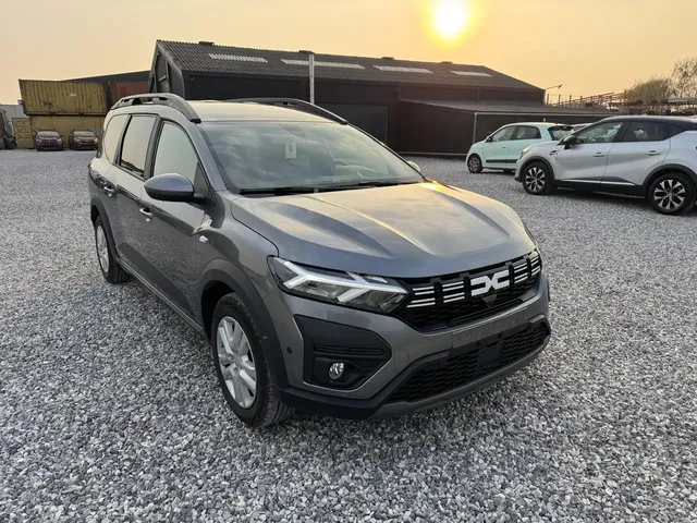 Dacia Jogger Jogger Hybrid 1.6 Expression 5pl. — миниатюра 1