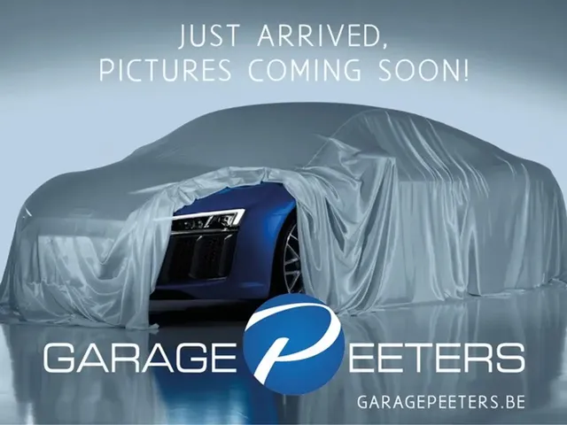 MINI Cooper Cabrio 1.5A*AUT.*LEDER*HK SOUND*HUD*CAMERA*LEDER*NAVI* — миниатюра 1