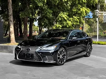 Lexus LS 2021 500h — миниатюра 1