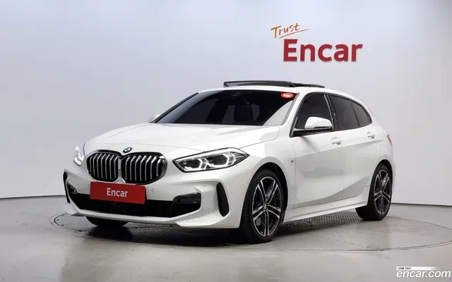 BMW 1 Series (F40) 120i M — миниатюра 1