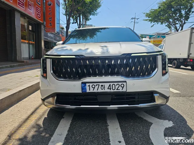 Kia Carnival HEV 9 — миниатюра 1