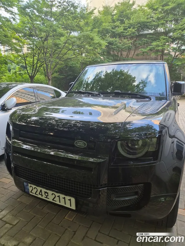 Land Rover (L663) 110 P300 X- SE — миниатюра 1