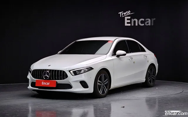 Mercedes-Benz A-Class (W177) A220 — миниатюра 1