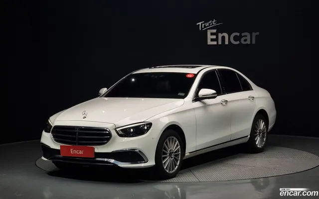 Mercedes-Benz E-Class (W213) E220d 4MATIC — миниатюра 1