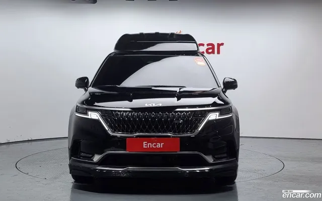 Kia Carnival 9 () — миниатюра 1