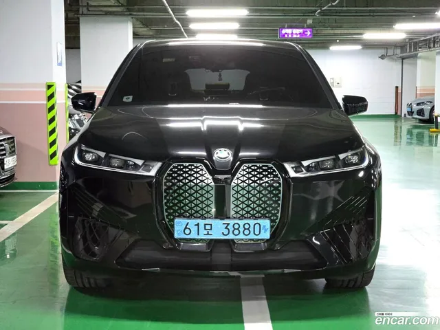 BMW iX xDrive50 — миниатюра 1