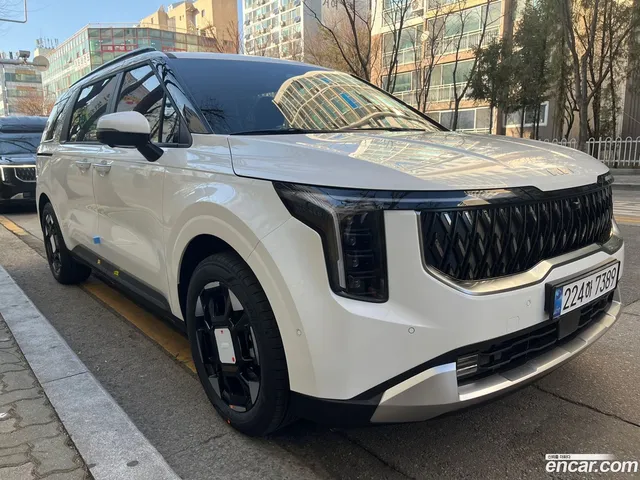 Kia Carnival HEV 9 — миниатюра 1