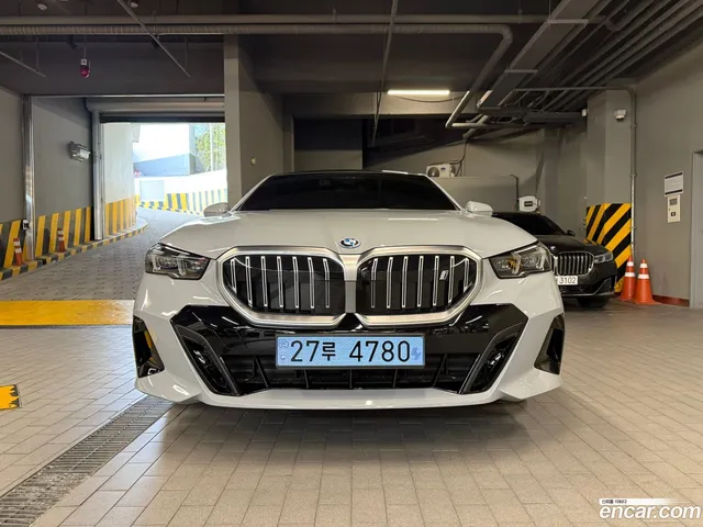 BMW i5 (G60) eDrive 40 M — миниатюра 1