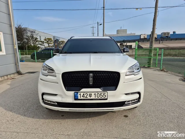 Lincoln Aviator 3.0 AWD — миниатюра 1