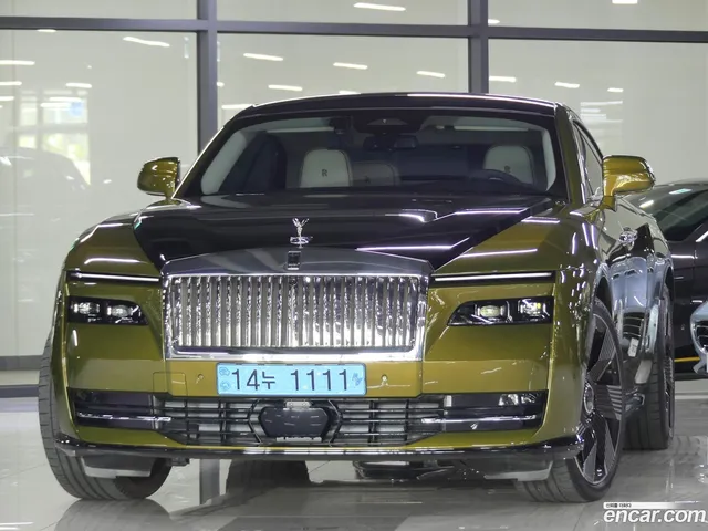 Rolls-Royce Spectre — миниатюра 1