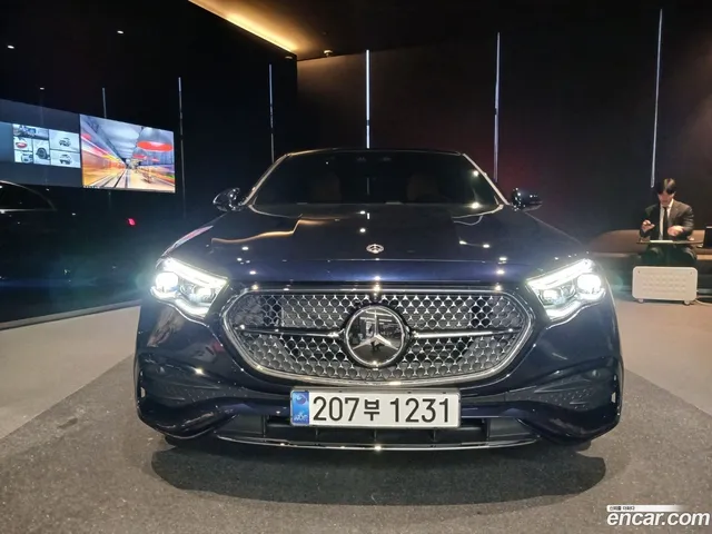 Mercedes-Benz E-Class (W214) E300 4MATIC AMG Line — миниатюра 1