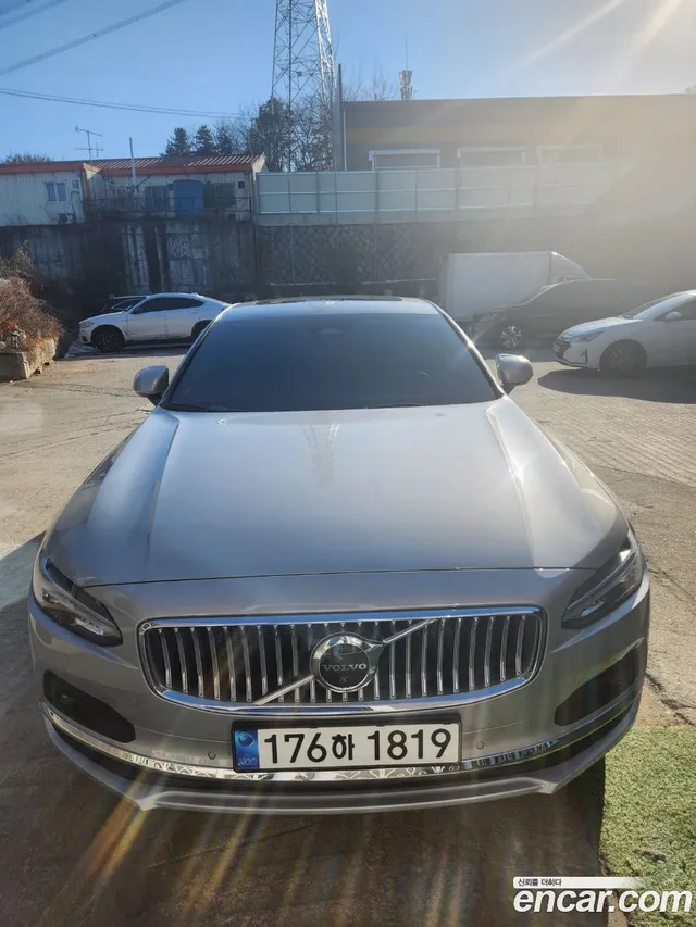 Volvo S90 B6 AWD — миниатюра 1