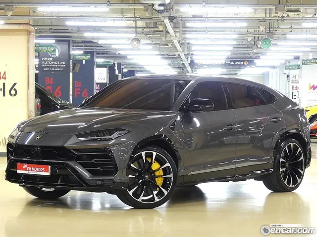 Lamborghini Urus 4.0 V8 — миниатюра 1