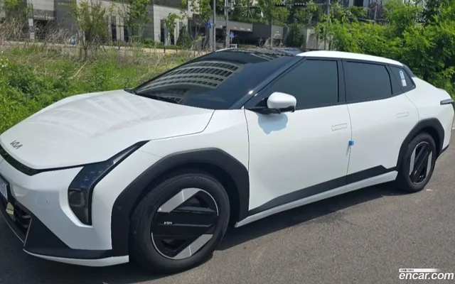 Kia EV4 2WD — миниатюра 1