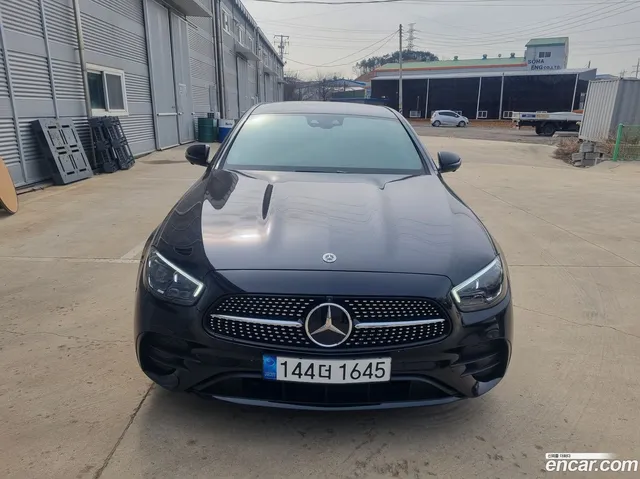 Mercedes-Benz E-Class (W213) E350 4MATIC AMG Line — миниатюра 1