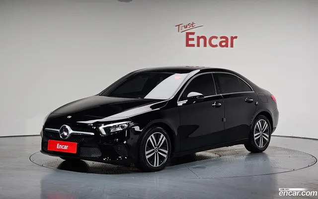 Mercedes-Benz A-Class (W177) A220 — миниатюра 1