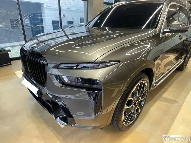 BMW X7 (G07) xDrive 40i M 7 — миниатюра 1