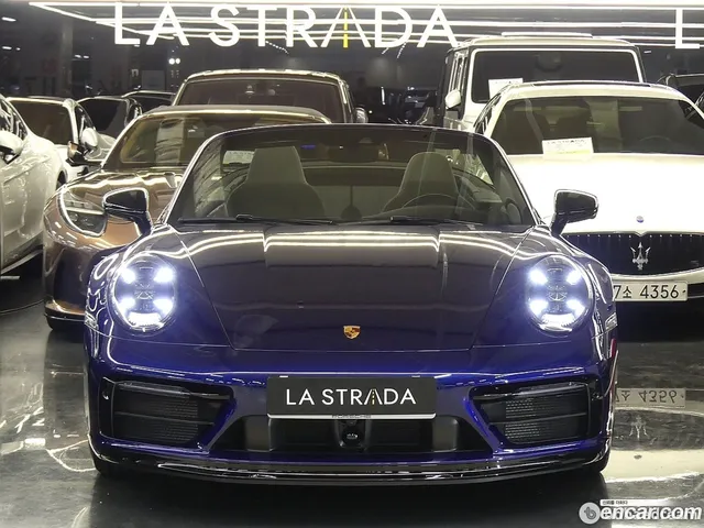 Porsche 911 (992) 4 GTS — миниатюра 1