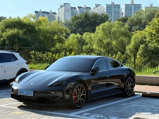 Porsche Taycan 4S — миниатюра 1