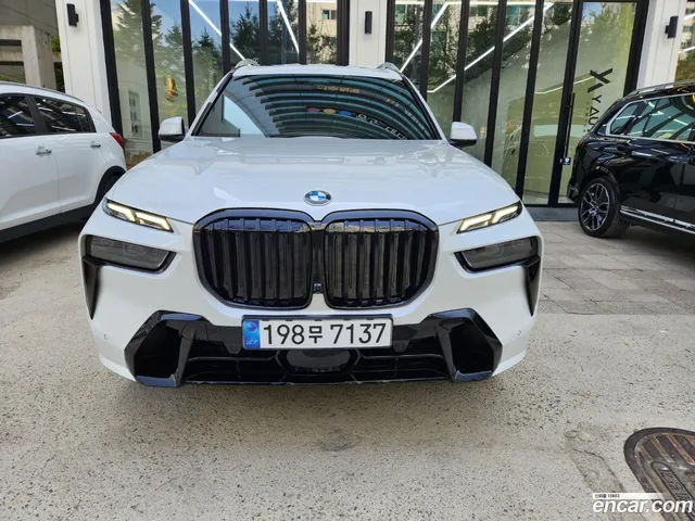 BMW X7 (G07) xDrive 40i M 6 — миниатюра 1