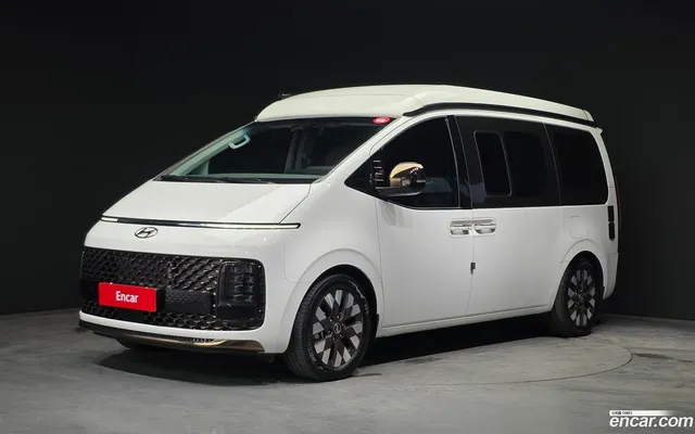 Hyundai Staria 2WD — миниатюра 1