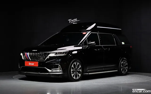 Kia Carnival 9 () — миниатюра 1