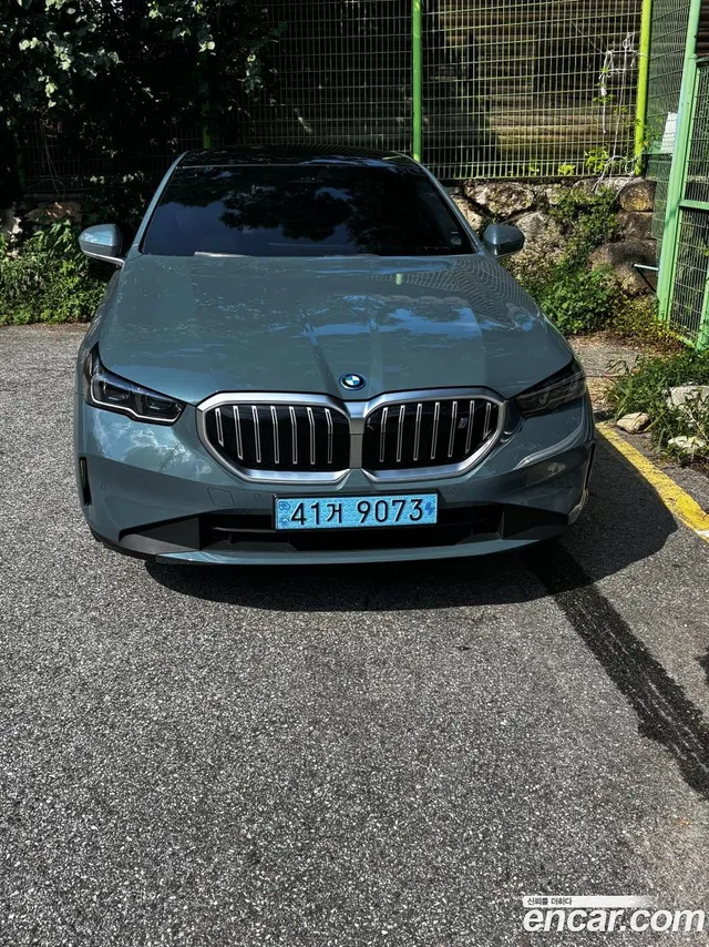 BMW i5 (G60) eDrive 40 — миниатюра 1