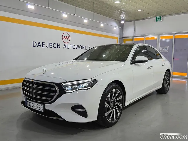 Mercedes-Benz E-Class (W214) E300 4MATIC — миниатюра 1