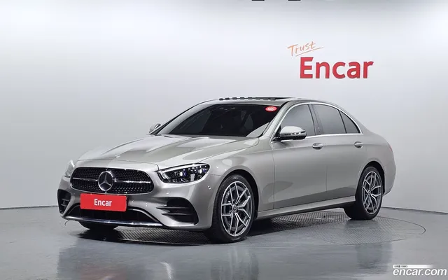 Mercedes-Benz E-Class (W213) E220d 4MATIC AMG Line — миниатюра 1